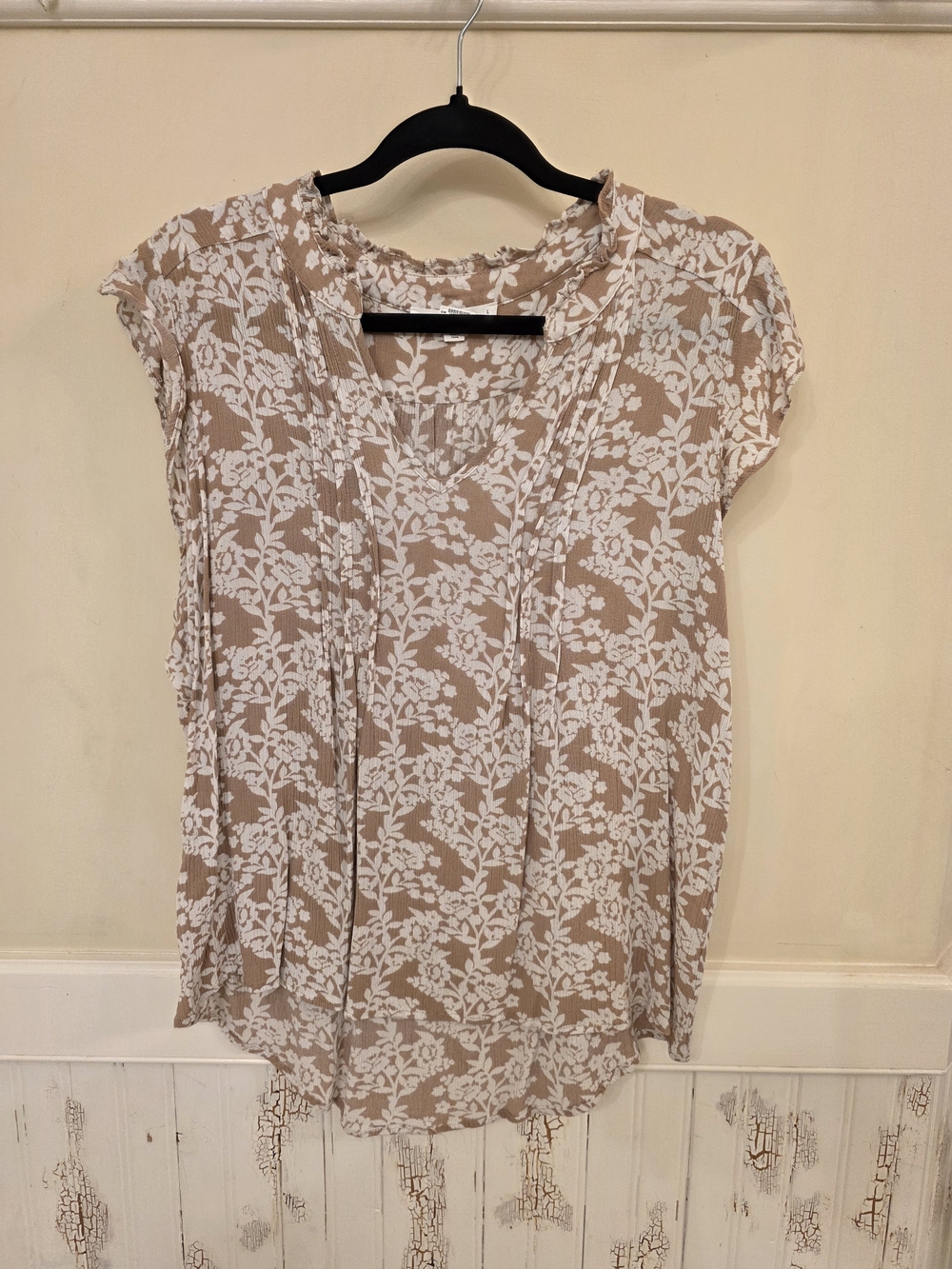 Women's Floral Cap-Sleeve V-Neck Top - Beige and White
